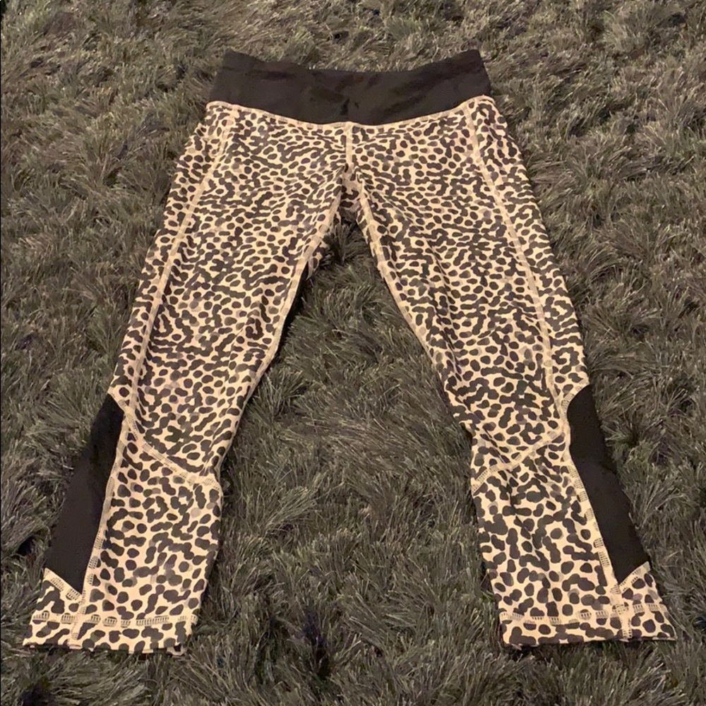 Lululemon Leopard Capri Leggings 4